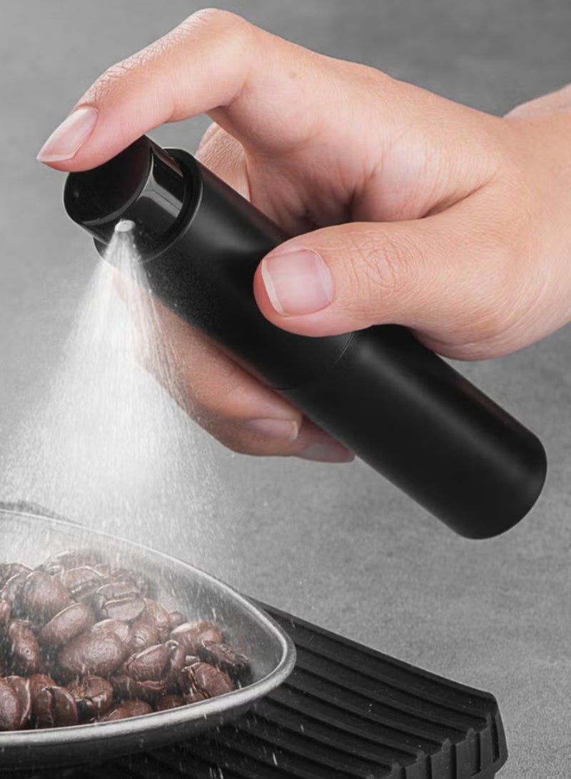 V60 صينية وزن القهوة ومجموعة البخاخ | صينية سيراميك بيضاء + زجاجة رذاذ سوداء | الاستخدام المنزلي والخارجي | مقاوم للصدأ وآمن للغسل في غسالة الصحون - Image 3