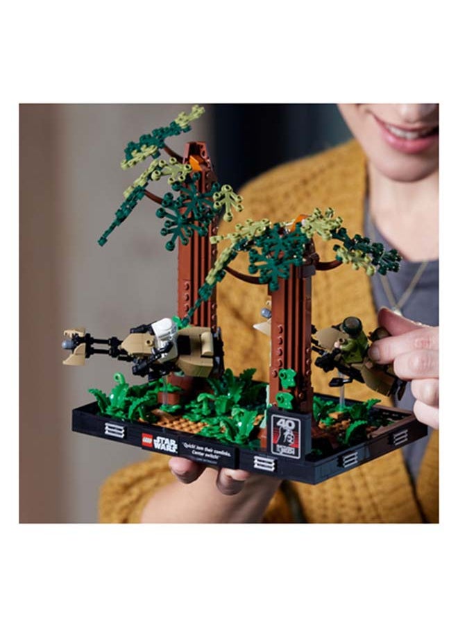 LEGO Star Wars Endor Speeder Chase Diorama 75353 Building Set 608 Pieces 608 Pieces (Ages 18+)  - Image 5