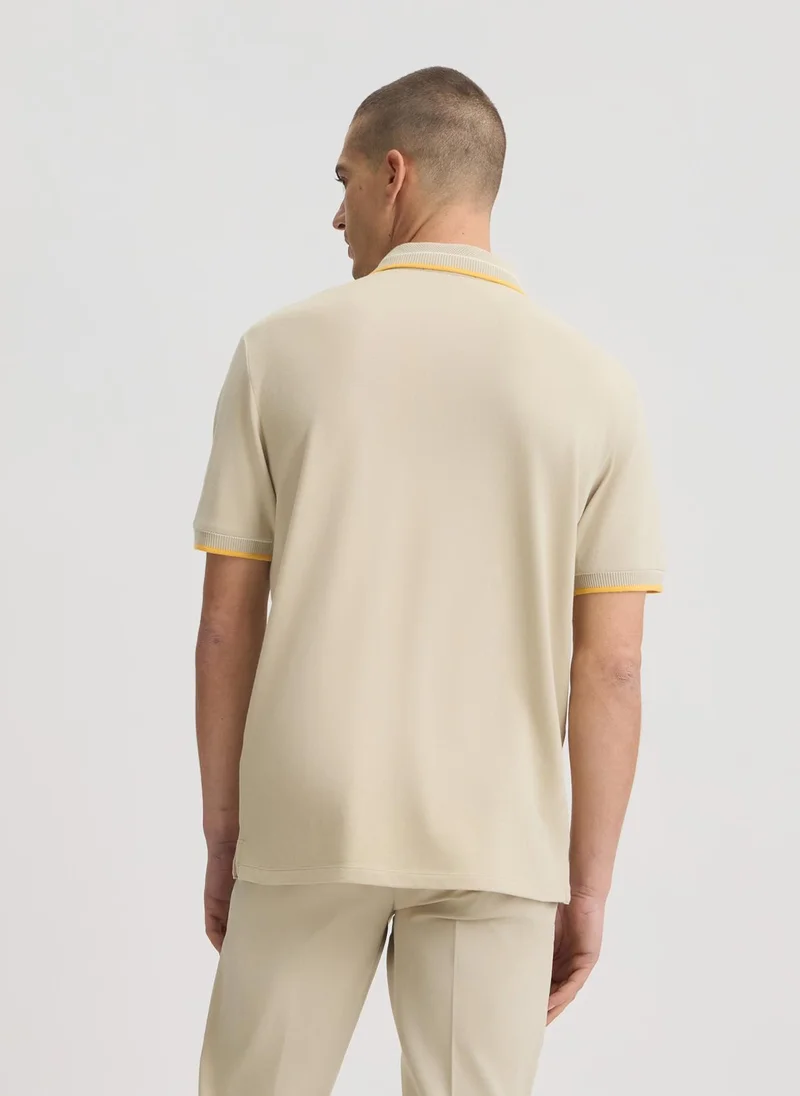 ليو جو T-Shirt with Cuban Collar