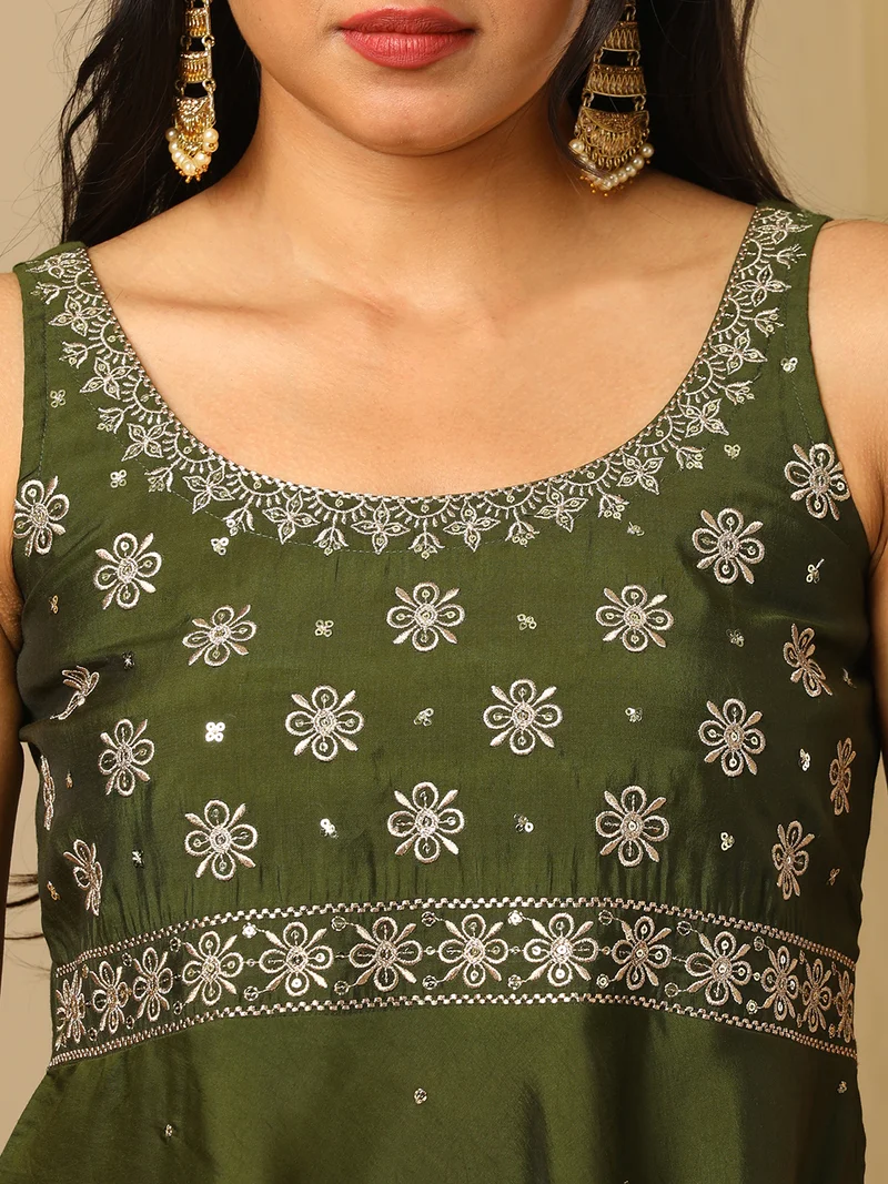 globus Women Embroidered Sleeveless Tunic Trouser & Dupatta Co-Ords