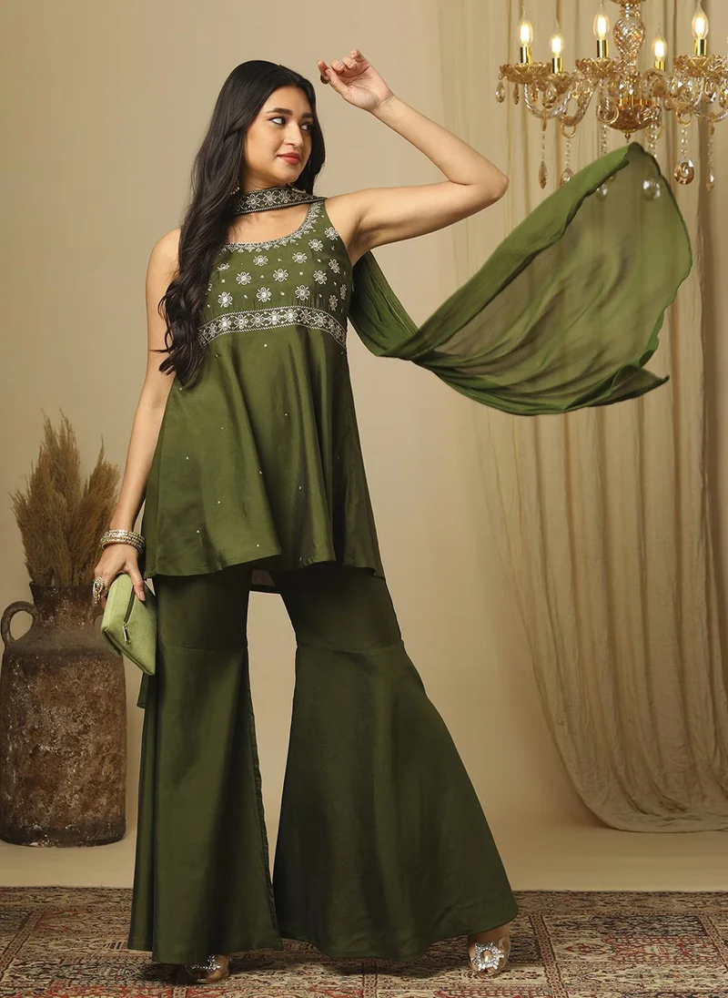 globus Globus Women Embroidered Sleeveless Tunic Trouser & Dupatta Co-Ords