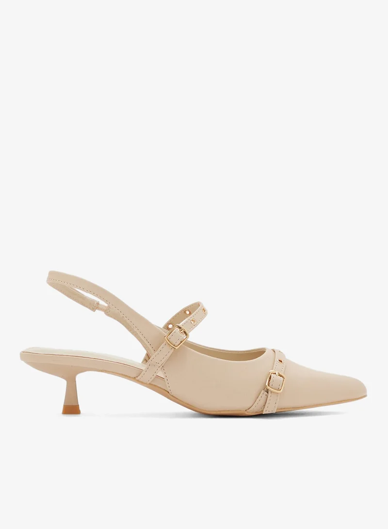 ايلا حذاء بكعب منخفض بحمالات مزدوجة وفتحات مزخرفة