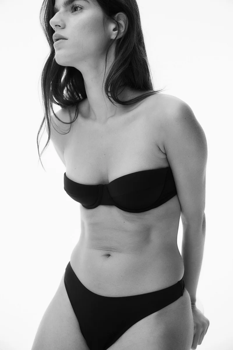 اتش اند ام بيكيني توب بقصّة بالكونيت مبطنة