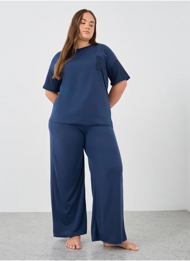 ستايلي Styli Plus Size Schiffli Short Sleeve T-Shirt and Pyjama Set