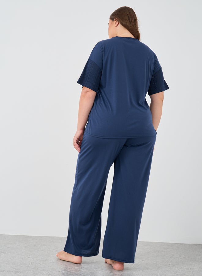 Styli Styli Plus Size Schiffli Short Sleeve T-Shirt and Pyjama Set  - Image 5
