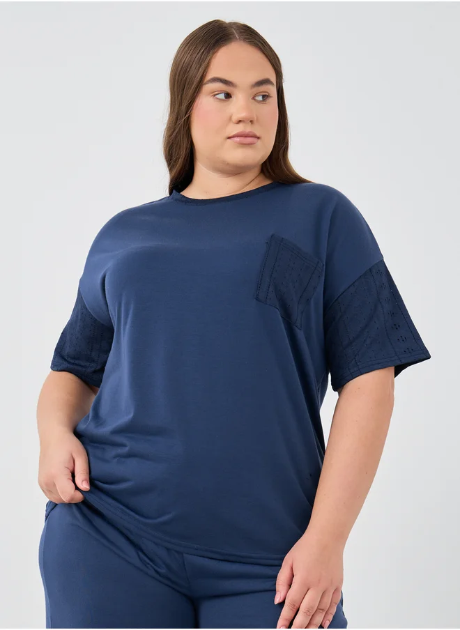 ستايلي Styli Plus Size Schiffli Short Sleeve T-Shirt and Pyjama Set