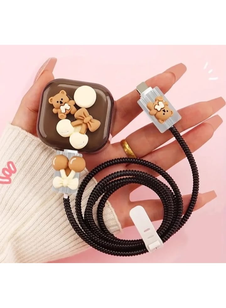 إيجيل جراب حماية شاحن على شكل دب تيدي مع لمسات فيونكة - غطاء مضاد للخدش لشواحن iPhone (أسود) - Image 1