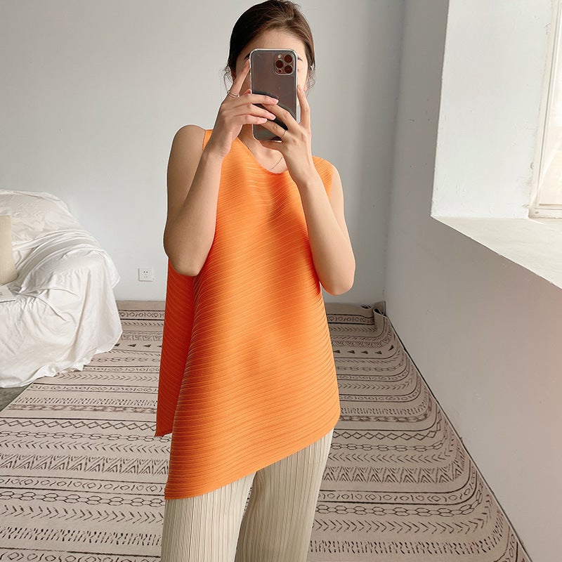 Pleated T-shirt women's summer new Miyake fashion round face loose slim irregular shirt a generation of hair - Image 4