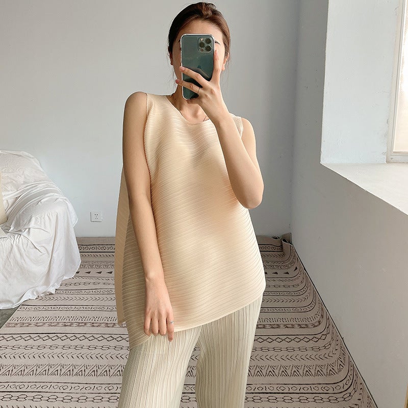 Pleated T-shirt women's summer new Miyake fashion round face loose slim irregular shirt a generation of hair - Image 5
