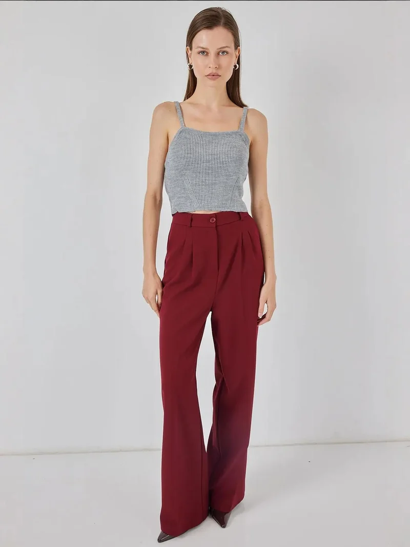 بيغ دارت بلوزة قصيرة بياقة مربعة محبوكة مضلعة