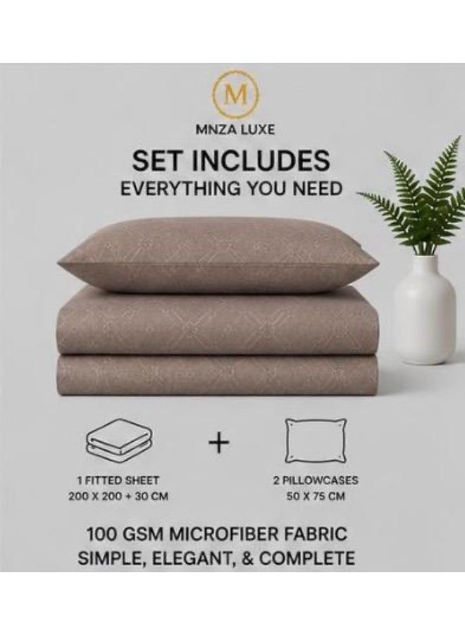 طقم ملاءة سرير مطاطية من الألياف الدقيقة بتصميم مربعات من MNZA LUXE، ملاءة مطاطية واحدة + غطاءا وسادة | فائق النعومة، قابل للتهوية ومقاوم للتجاعيد | بني فاتح - Image 2