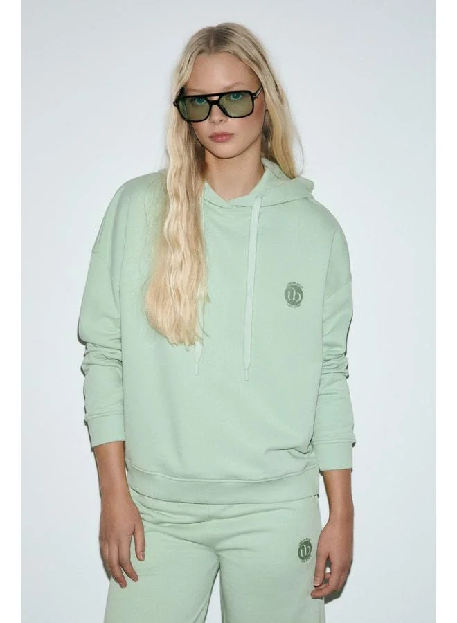 URBAN BEAT ELITSA Women's Mint Green Sweatshirt.
