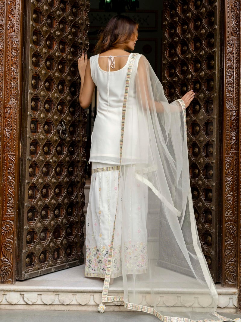 TRENDMALLS مجموعة كورتا شراورة مع دوبتة مطرزة من جورجيت للنساء (G302-OffWhite-M) - Image 2