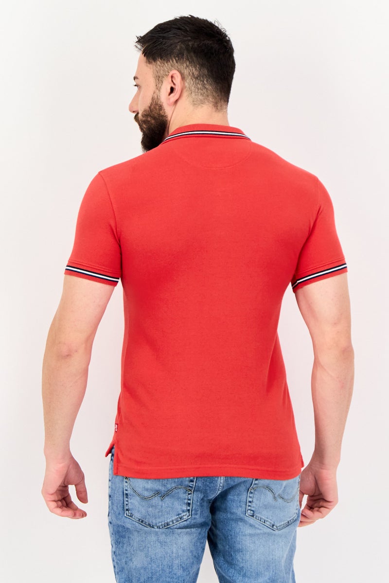 Levi's قميص بولو قصير الأكمام للرجال بتصميم عادي مع شعار العلامة التجارية، أحمر - Image 2