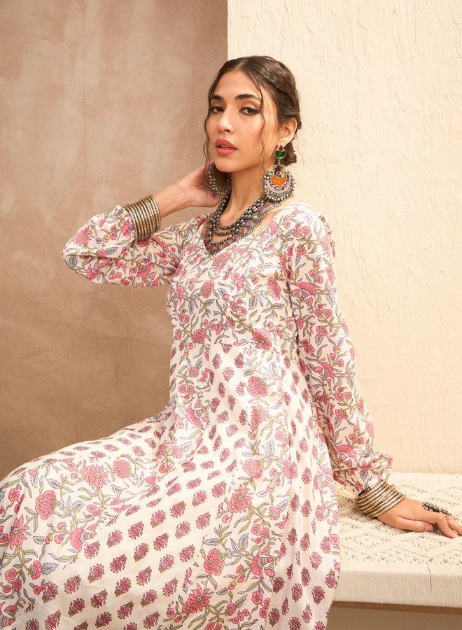 ساسافراس أناركالي كورتا أبيض بزهر أبيض وياقة قلب - Image 2