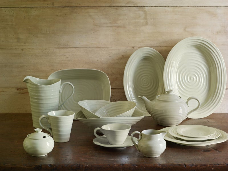 Portmeirion Portmeirion Sophie Conran Celadon Large Salad Bowl | 13 Inch Serving Bowl for Salad, Pasta, and Fruit | Made from Fine Porcelain | Dishwasher and Microwave Safe  - Image 2