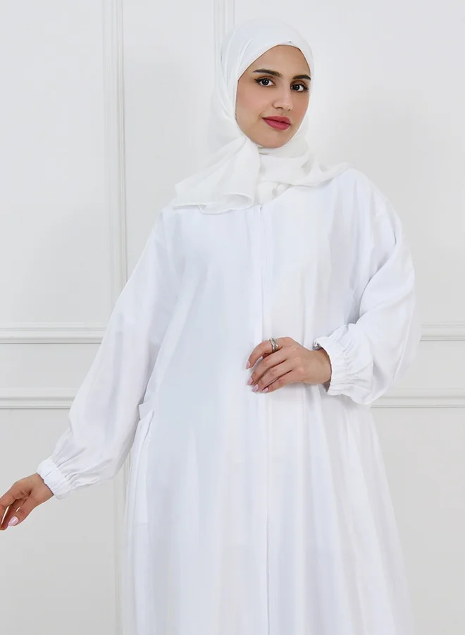 HAWRAA ABAYA Hajj & Umrah Abaya with Snap Button Closure, Elastic Cuffs, and Side Pleated Pockets