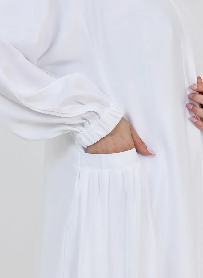 HAWRAA ABAYA Hajj & Umrah Abaya with Snap Button Closure, Elastic Cuffs, and Side Pleated Pockets