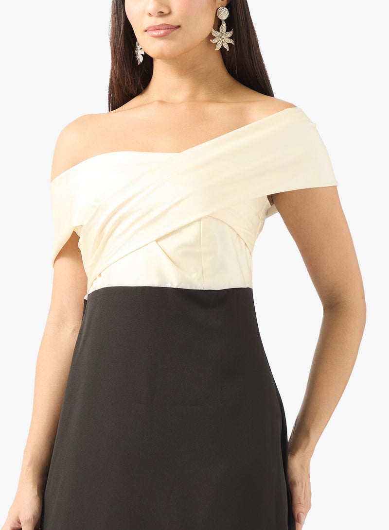 Namshi x Off-Shoulder Evening Dress - Image 3