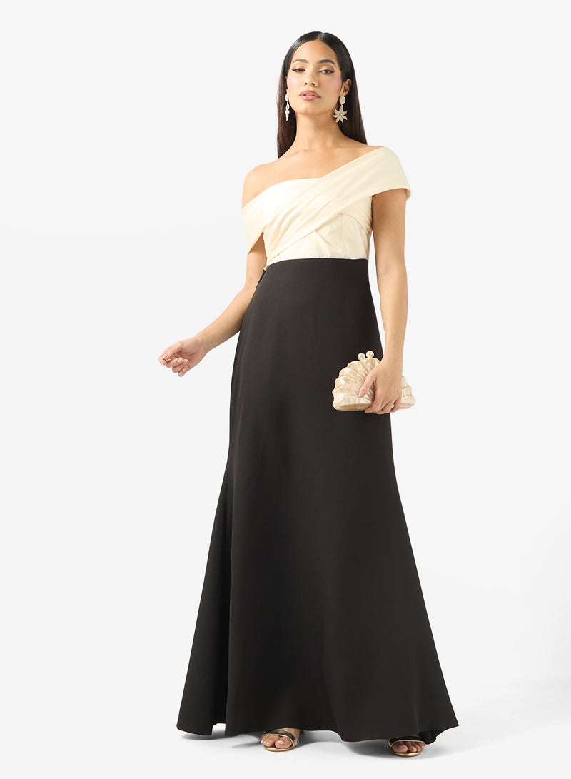 Namshi x Off-Shoulder Evening Dress - Image 4
