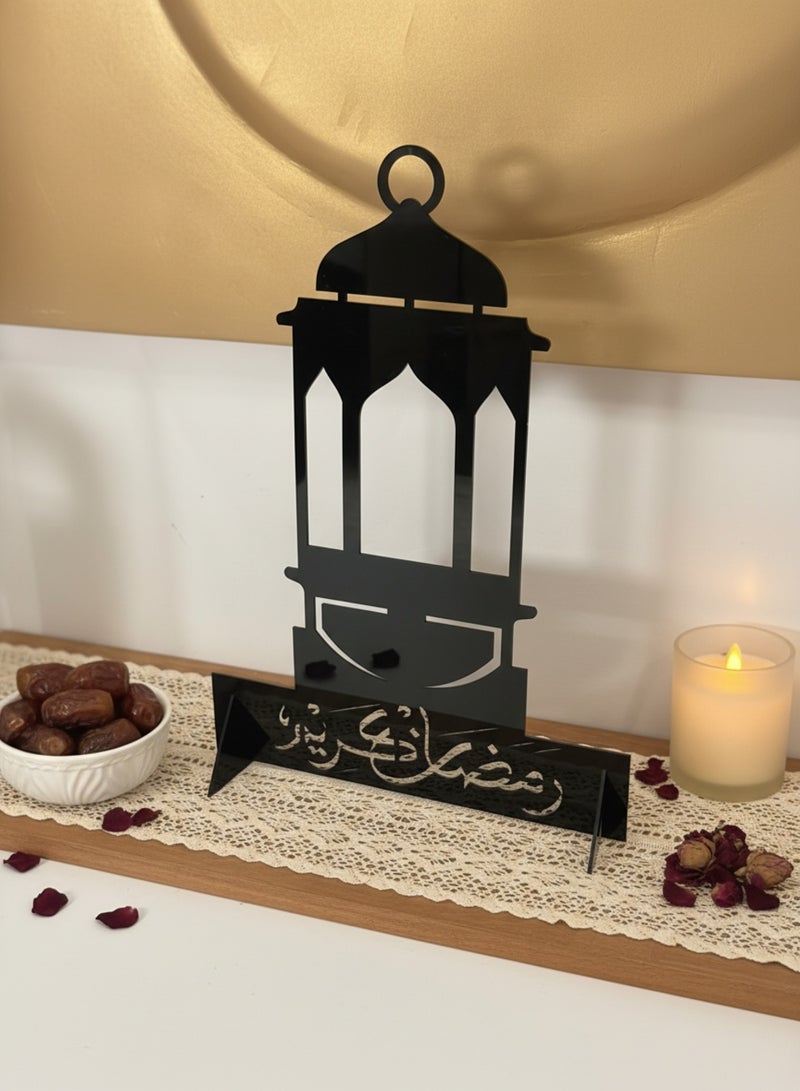 لوحة ديكور من الأكريليك على شكل فانوس رمضان مزخرف بعبارة رمضان كريم - Image 4