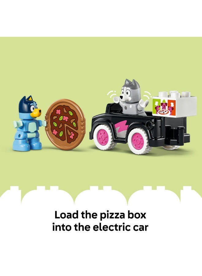ليغو ‏DUPLO Bluey فتيات البيتزا مع مافن وبلوي، لعبة مكعبات بناء للأطفال بعمر سنتين وأكثر (٤٤ قطعة) 10469 - Image 5