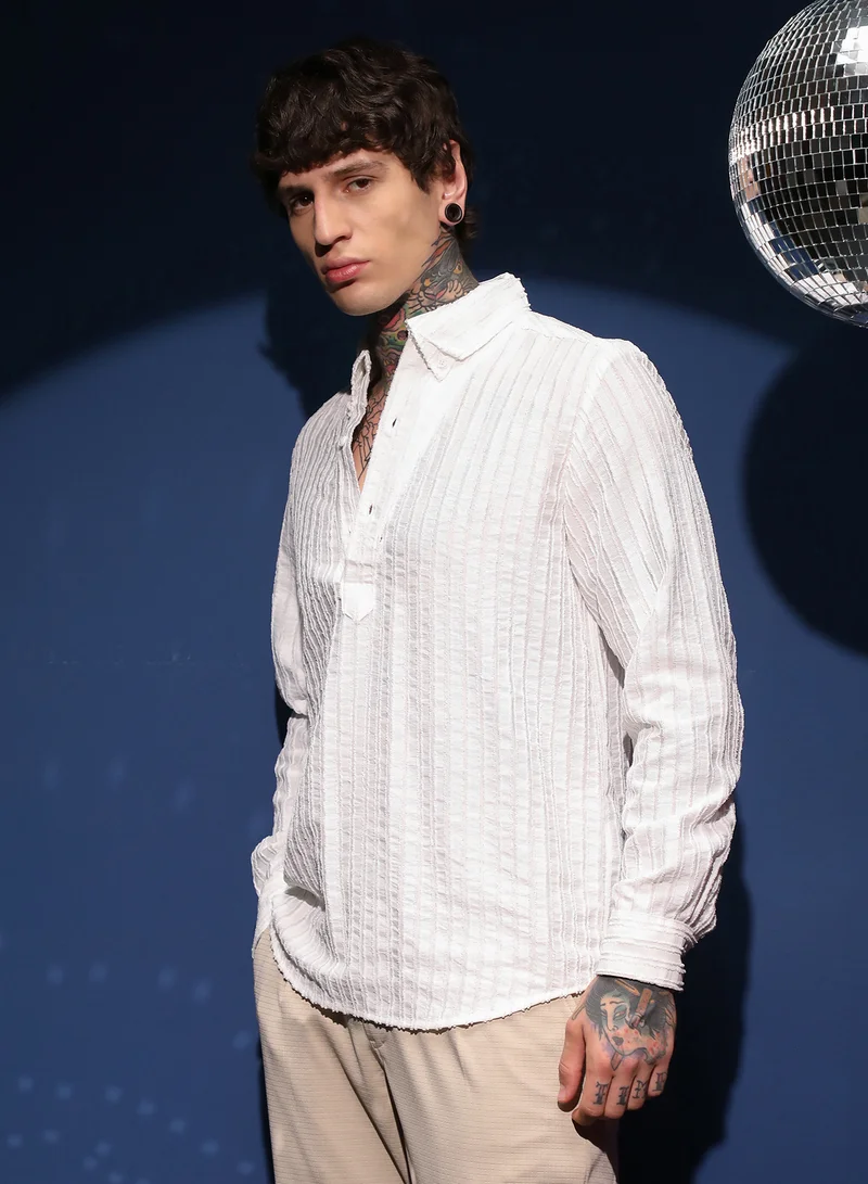 Campus Sutra Men's Daisy White Edge-Lined Half-Placket Shirt For Casual Wear | Spread Collar | Long Cuffed Sleeves | Half-Button Closure | Shirt Crafted With Comfort Fit For Everyday Wear