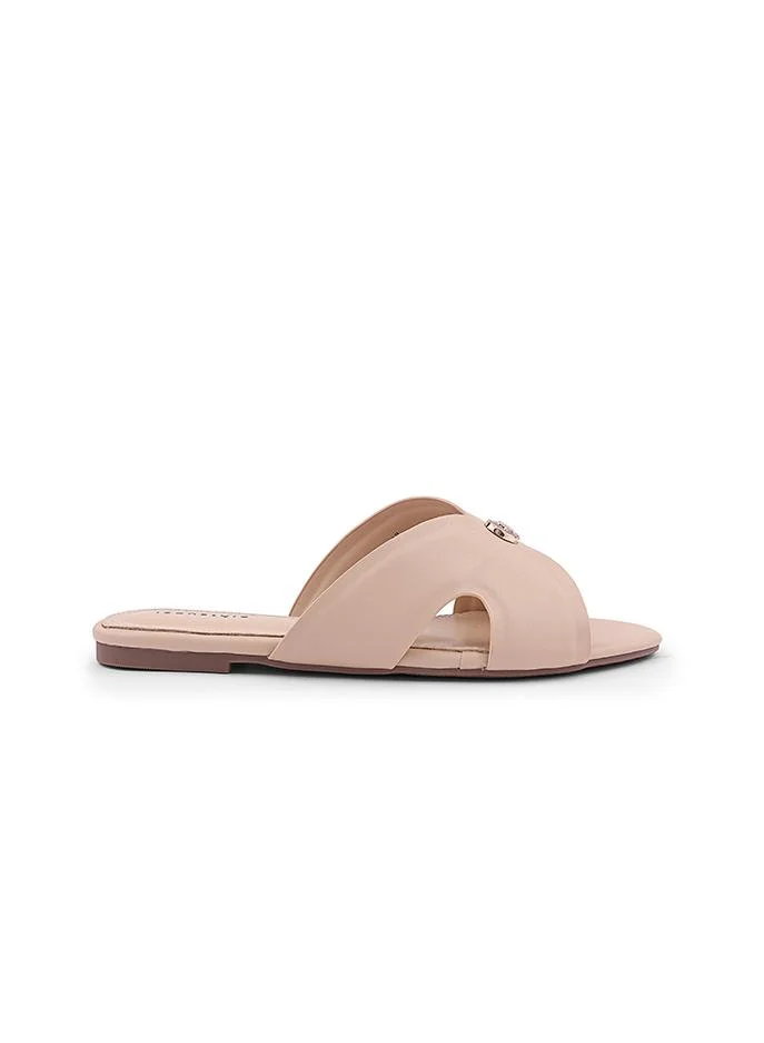 IconStyle Stylish flat sandal with braided detail and comfortable fit.