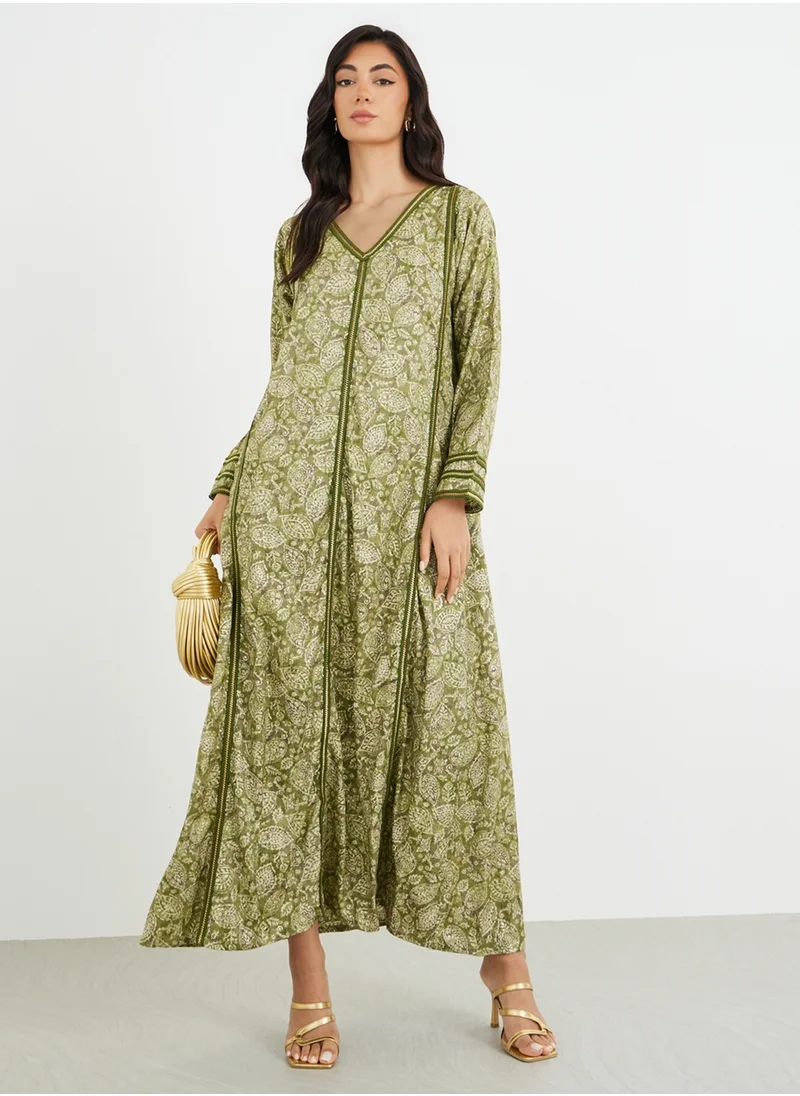 Styli Styli All-Over Printed V Neck Jalabiya with Lace Trim