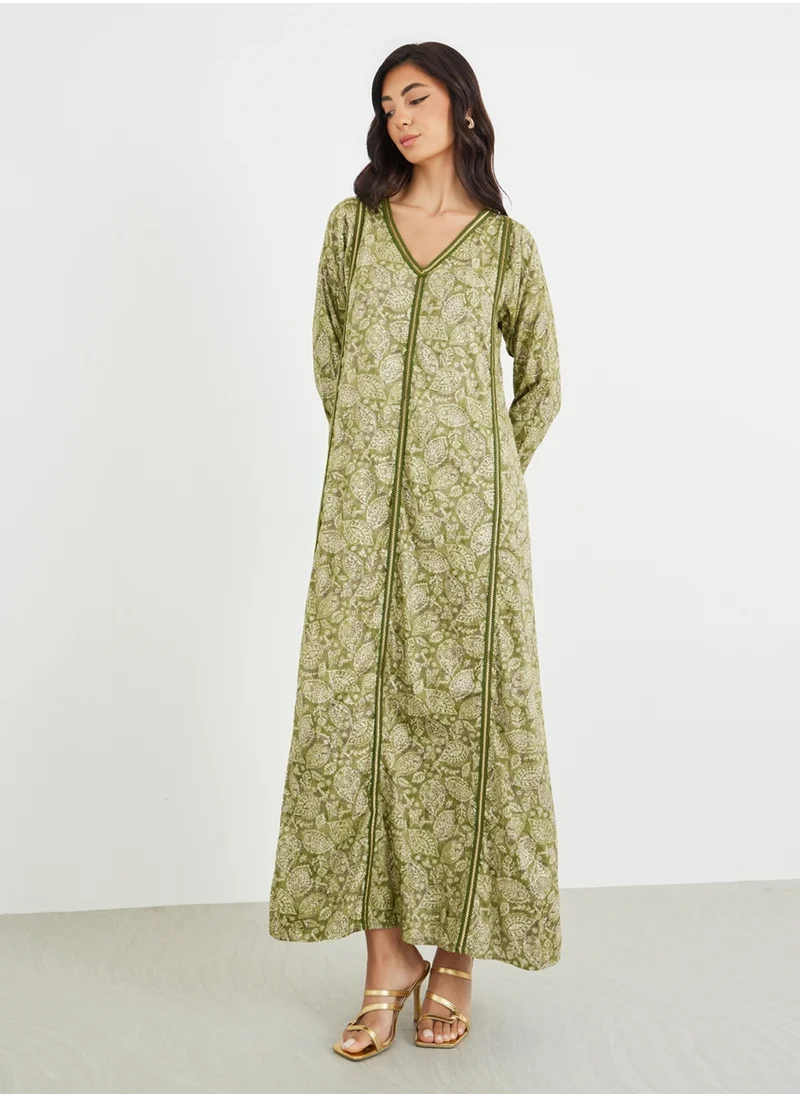 Styli Styli All-Over Printed V Neck Jalabiya with Lace Trim