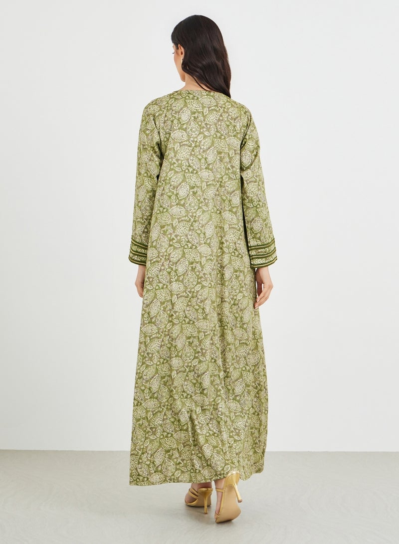 ستايلي جلابية أميرة مطبوعة بالكامل بياقة على شكل حرف  وزخرفة دانتيل - Image 3