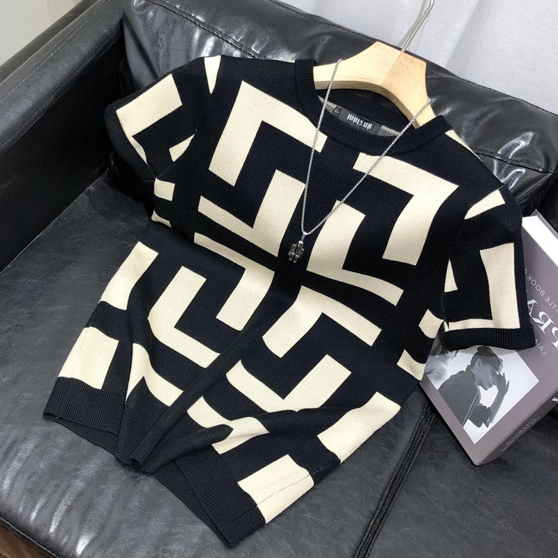 Color-Block Geometric Pattern Short-Sleeve T-Shirt For Young Men, Trendy Slim-Fit Crew Neck Top, Stylish Casual Knit Base Shirt - Image 1