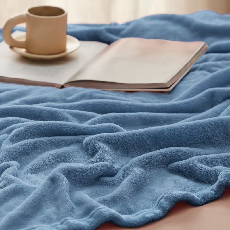 Bedsure GentleSoft Soft Lightweight Plush Fleece Blanket Large King Size (275 cm x 230 cm), Microfiber, Washed Blue color - Image 4