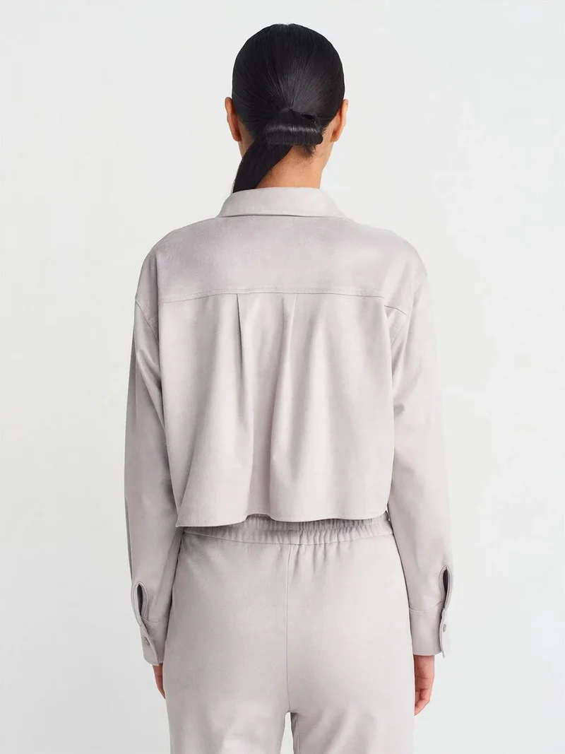 ديلفين Dilvin Women's Cropped Faux Suede Button Shirt