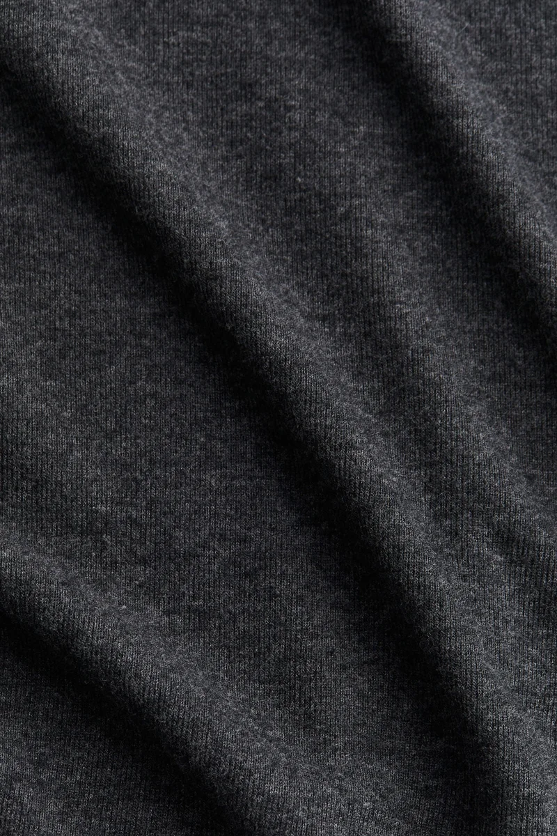 اتش اند ام فستان بوديكون من نسيج مضلع مرن