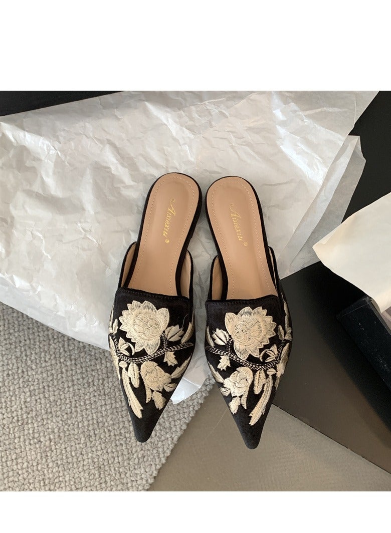 Women's Fashionable Embroidered Sandals And Slippers  - Image 1