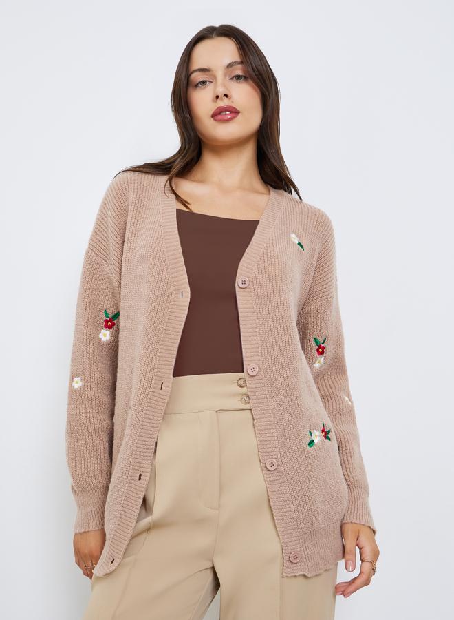 ستايلي كارديجان بقصة عادية وتفاصيل مُطرّزة - Image 3