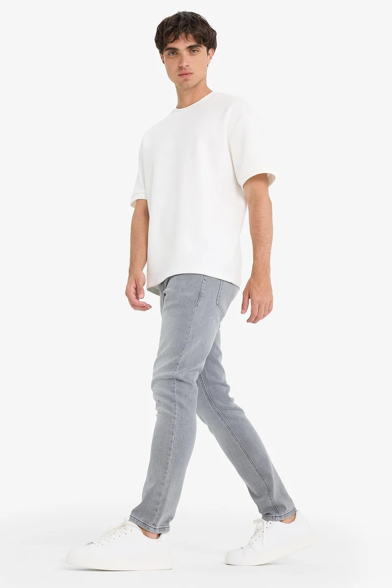 Defacto  Pedro Slim Fit Regular Waist Skinny Leg Jeans for Men | Best Price UAE