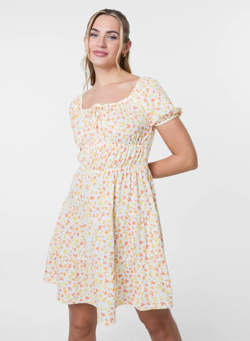 بينك فانيلا فستان قصير بأكمام منفوشة وطبقات