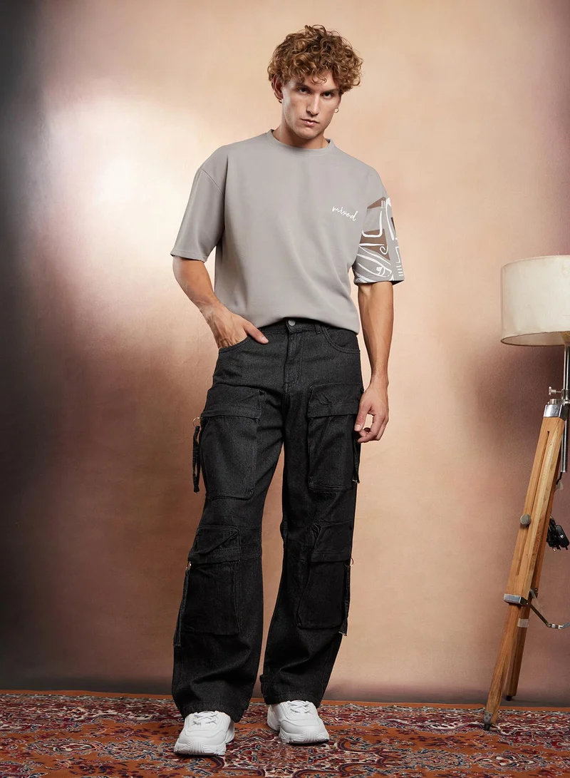 Campus Sutra Campus Sutra Men's Charcoal Black Baggy Utility Denim Jeans For Casual Wear | Mid-Rise | Relaxed Fit | Button Closure | Denim Jeans Crafted With Comfort Fit For Everyday Wear