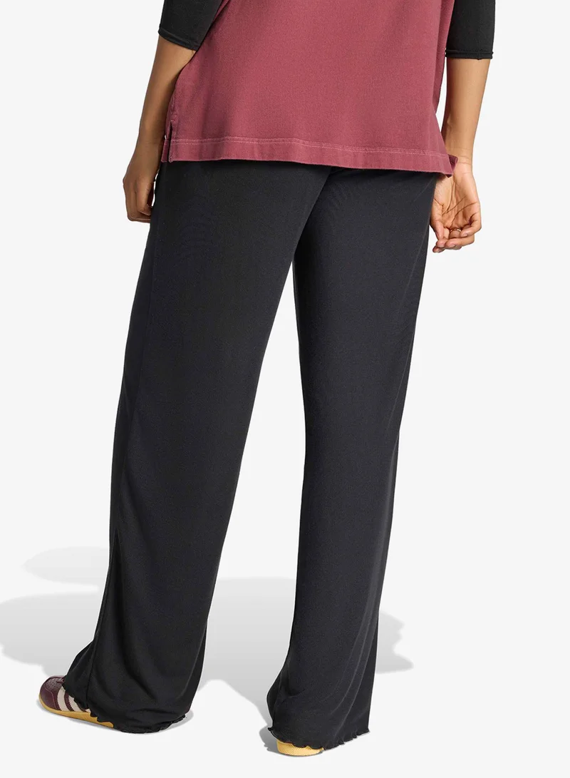 adidas Originals Essentials Scalloped Edge Pants