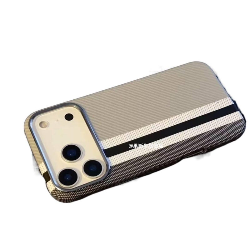 غطاء MagSafe | لـ iPhone 16 / 16 Plus / 16 Pro / 16 Pro Max | رمادي | تغطية كاملة | ملمس ألياف الكربون - Image 1