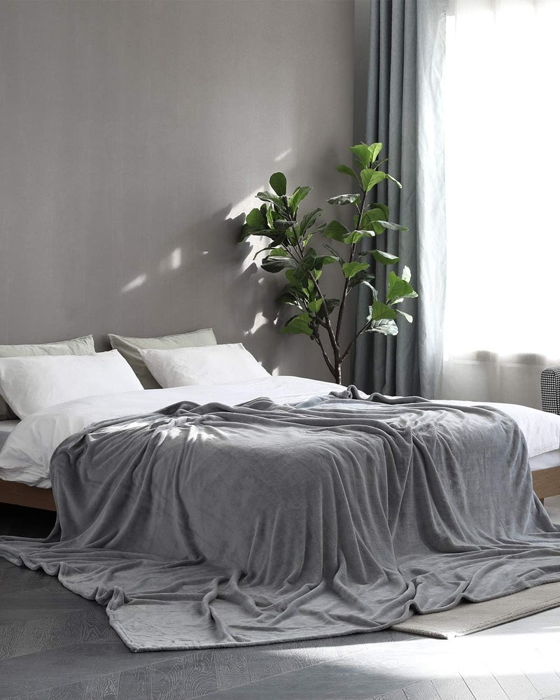 KMUSET Fleece Blanket King Size Grey Lightweight Super Soft Cozy Luxury Bed Blanket Microfiber - Image 1