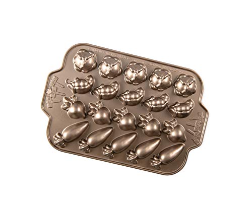 NORDIC WARE Nordic Ware Garden Patch Pan 