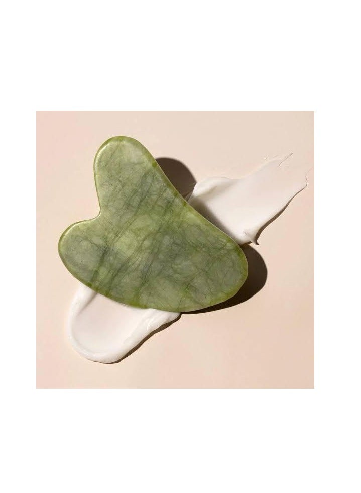 أداة تدليك الوجه غوا شا من مايا أكسسوريز مصنوعة من حجر اليشم الطبيعي غوا شا، أداة تدليك غوا شا إس سي ذات حافة ناعمة للعلاج الطبيعي وعلاج الوخز بالإبر تستخدم للوجه والعينين والرقبة والجسم (أخضر)5 - Image 3