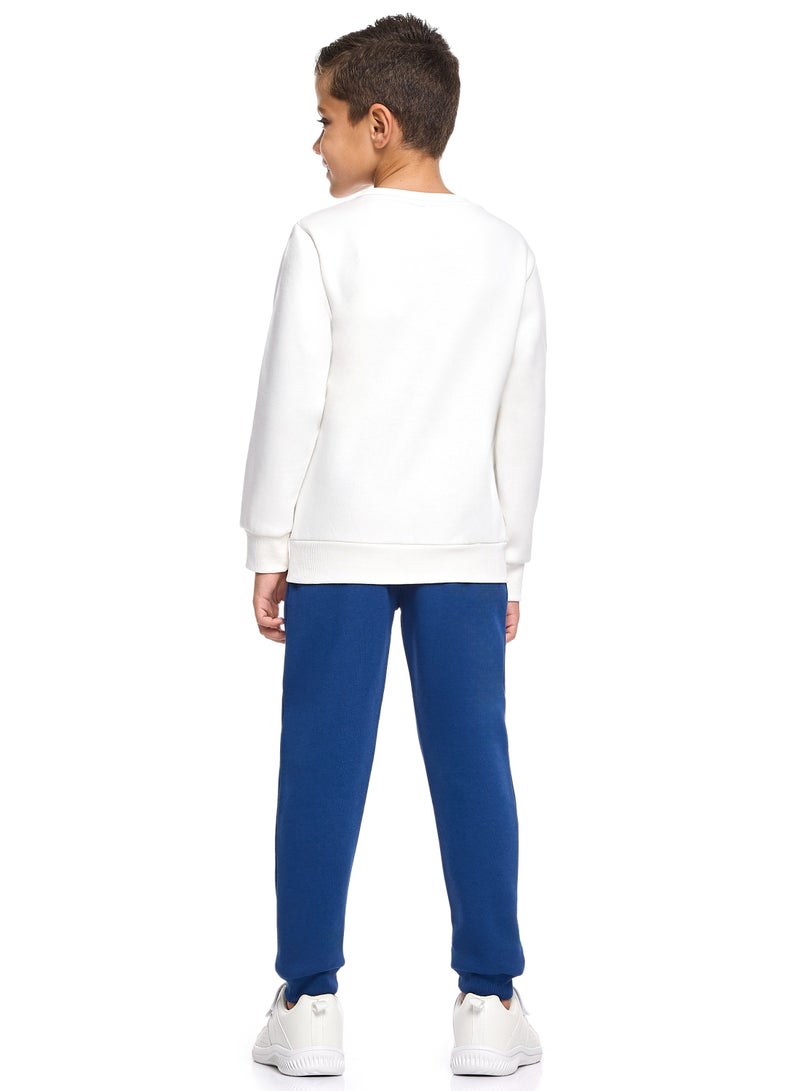 فكتور اند جين طقم تزلج عصري للأولاد – سويت شيرت أبيض وبنطلون كحلي - Image 2