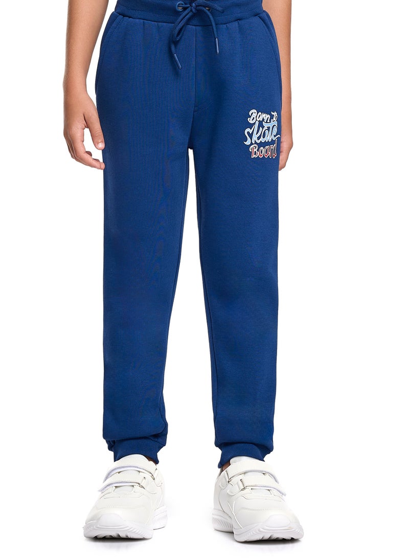 فكتور اند جين طقم تزلج عصري للأولاد – سويت شيرت أبيض وبنطلون كحلي - Image 4