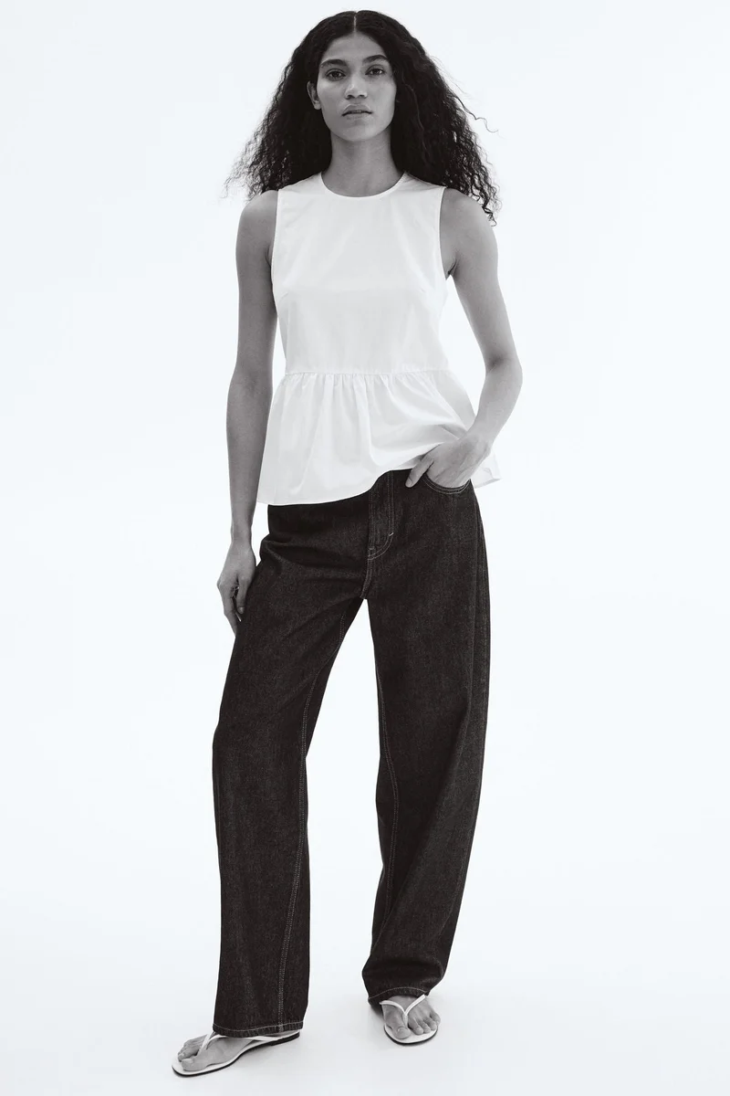 اتش اند ام بلوزة بدون أكمام بتصميم بيبلوم