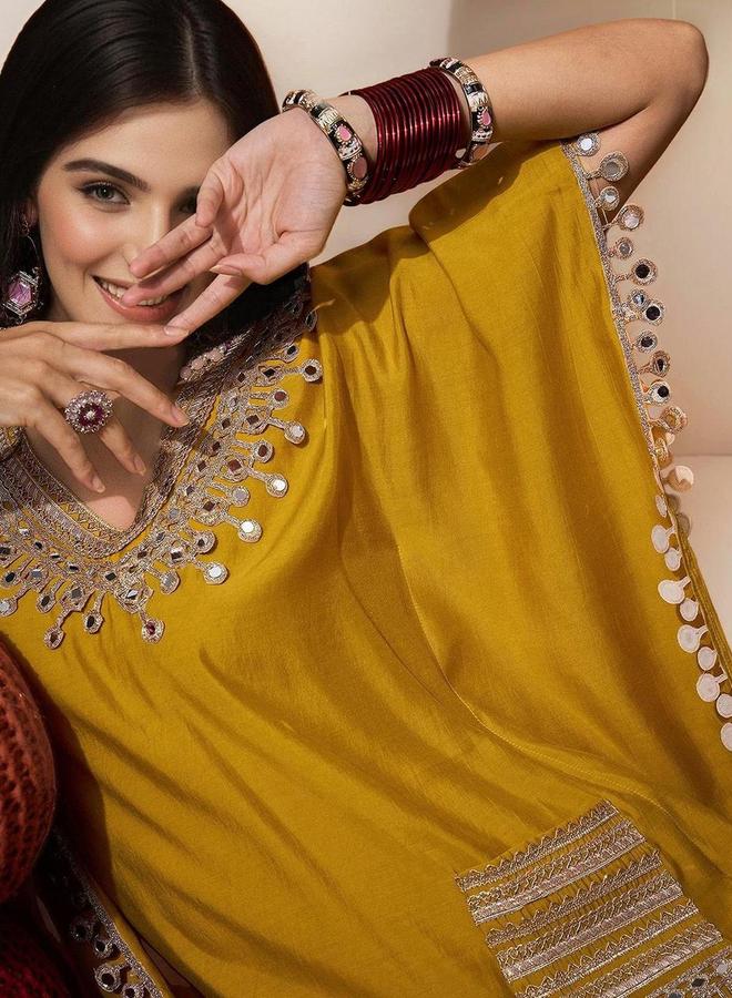 آي شين طقم كورتا وبنطال بخليط حرير بلون أصفر - Image 1