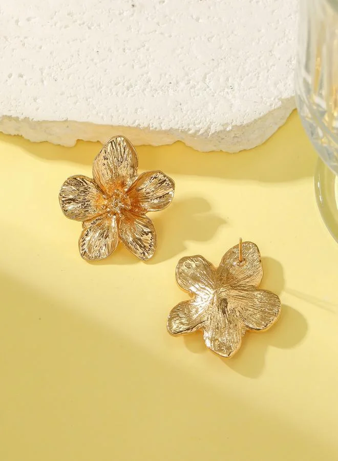 تايك تو أقراط مسمارية ذهبية على شكل زهرة